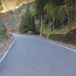 「デコボコ道路を放置していた」、バイク転倒事故で道路管理が問われた高知県、ケガしたライダーが提訴…
