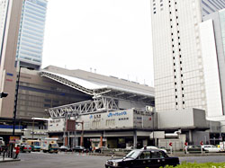 大阪駅ビルがリニューアルオープン、ヒートアップする「百貨店戦争」・・・